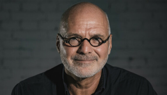 Den desátý: na pódium vstoupí romanopisec a povídkáři